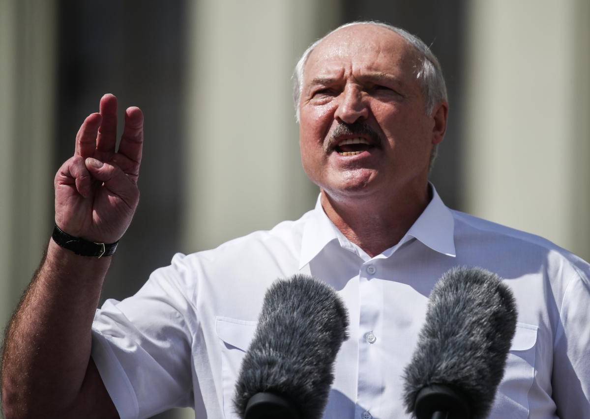 Лукашенко: бастующие на предприятиях в Белоруссии "погоду не делают"