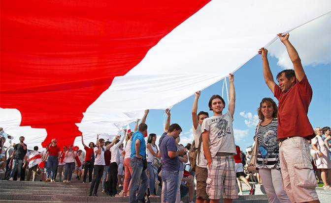 Письма от белорусов: «Россия, не позволь сделать из нас вторую Украину!» Письма от белорусов: «Россия, не позволь сделать из нас вторую Украину!»