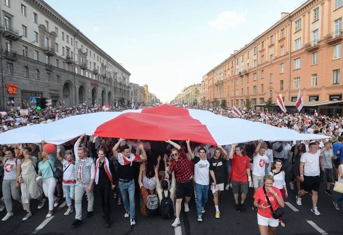 Как националисты подминают под себя протест против Лукашенко