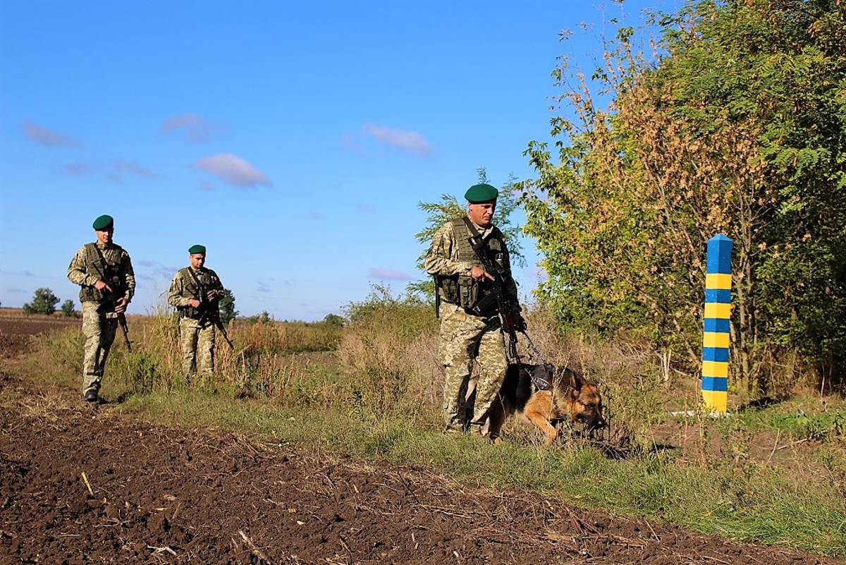 Украина стянула силовиков на охрану границы с Белоруссией