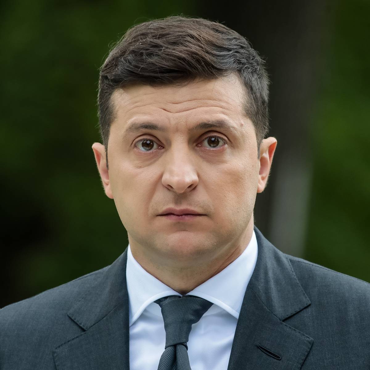 Зеленскому доверяют все меньше украинцев