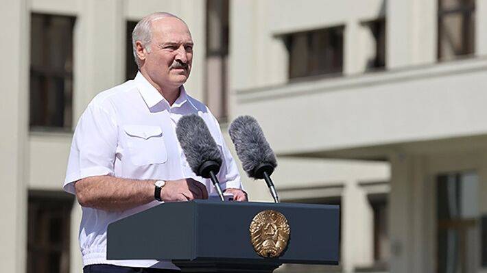 Спасение Белоруссии от дефолта Лукашенко связывает с Россией