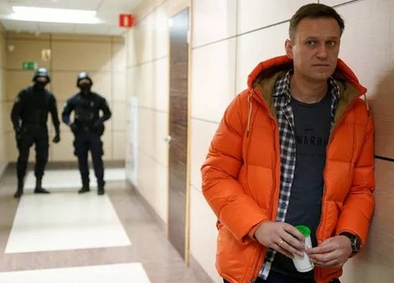 «Почему все жертвы выжили?»: французы о выздоравливающем Навальном