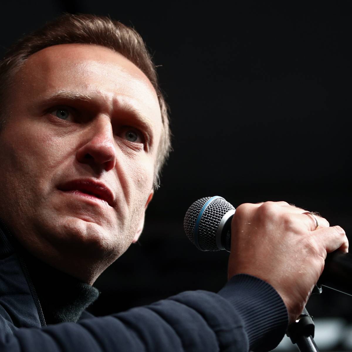 Навальный пришел в себя и помнит, что происходило перед отравлением Навальный пришел в себя и помнит, что происходило перед отравлением