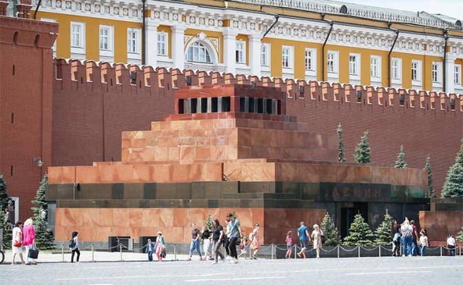 Зачем Кремлю понадобился Ленин Зачем Кремлю понадобился Ленин