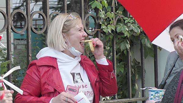 Плагиат с Майдана в Москве: Вместо печенья раздают «белорусские драники»