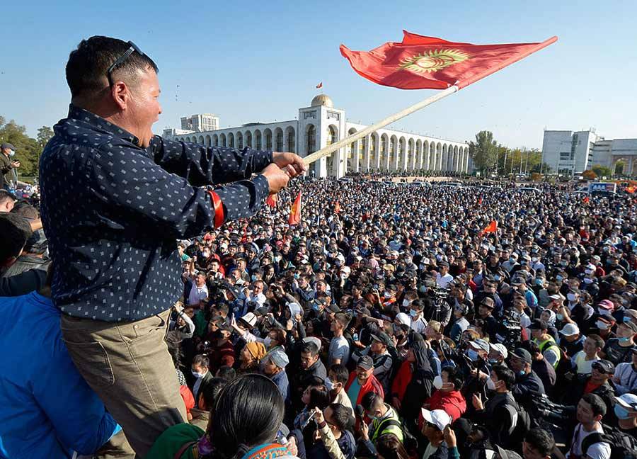 Бег по кругу: народная революция в Киргизии вновь переросла в борьбу кланов