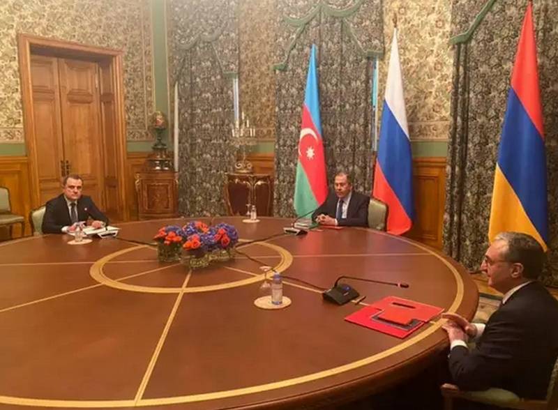 «Сохранили лицо»: почему Россия довольствуется «перемирием» в Нагорном Карабахе