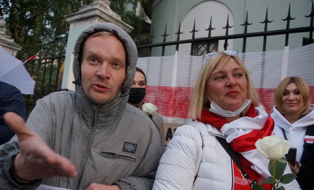 Сторонники Беломайдана в Москве набросились на неугодного журналиста