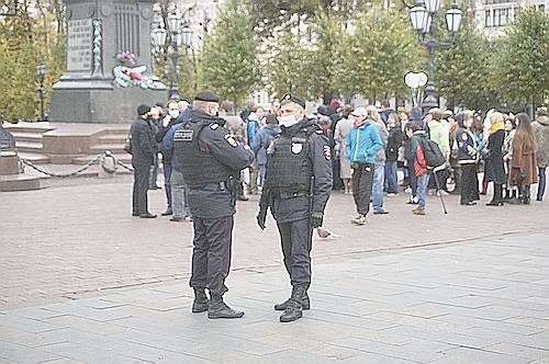 Митинг против карантина в Москве: Майдан в столице раскачать не удаётся