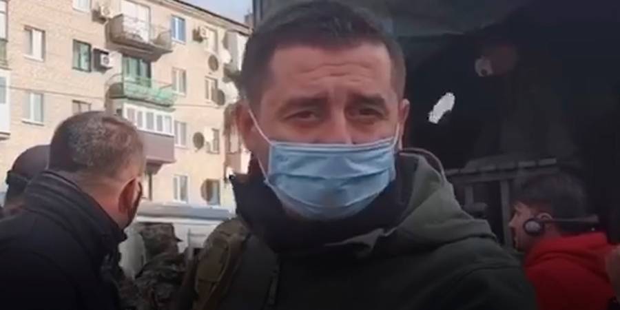 Приехавший на Донбасс Арахамия отмахнулся от местных жителей