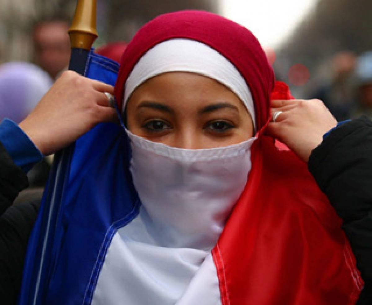 Столкновение цивилизаций: эксперты о трагедии во Франции
