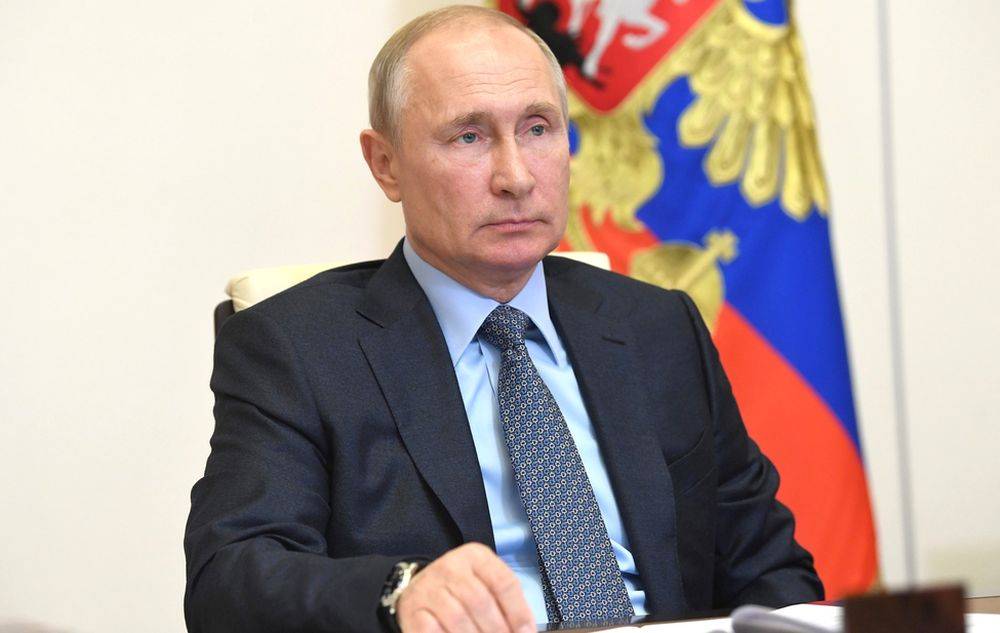 «Никто его не слушается»: либералы реагируют на идею Путина о сенаторстве