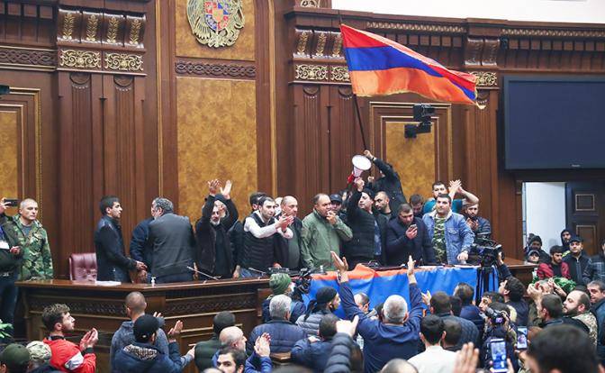 Мир в Карабахе: Пашиняна «обнулили» больше, чем хотели?