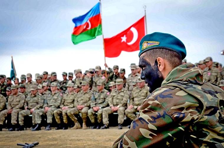 Турция хочет ввести свои войска в Карабах и изгнать российских миротворцев