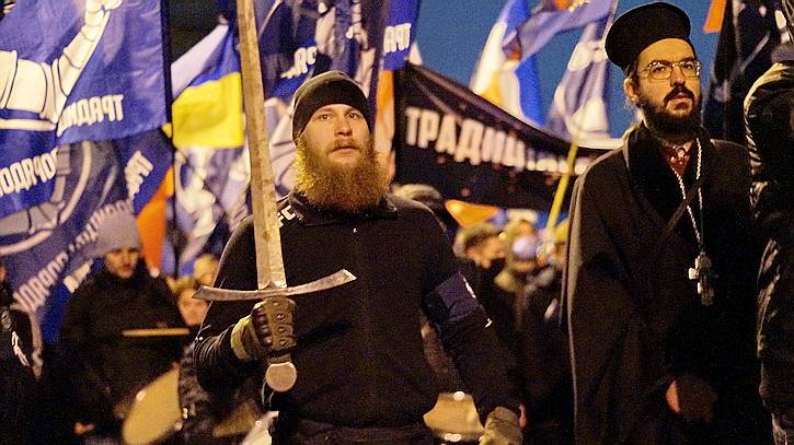 Украинские наци отметили годовщину начала Евромайдана маршем против ЛГБТ