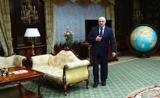 Батьку дожали, но не убедили: Лукашенко уходит, чтобы вернуться?