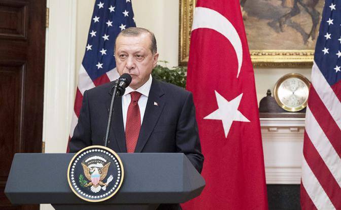 Эрдоган ведет «хитрую игру» с Кремлем, пытаясь усидеть на двух стульях