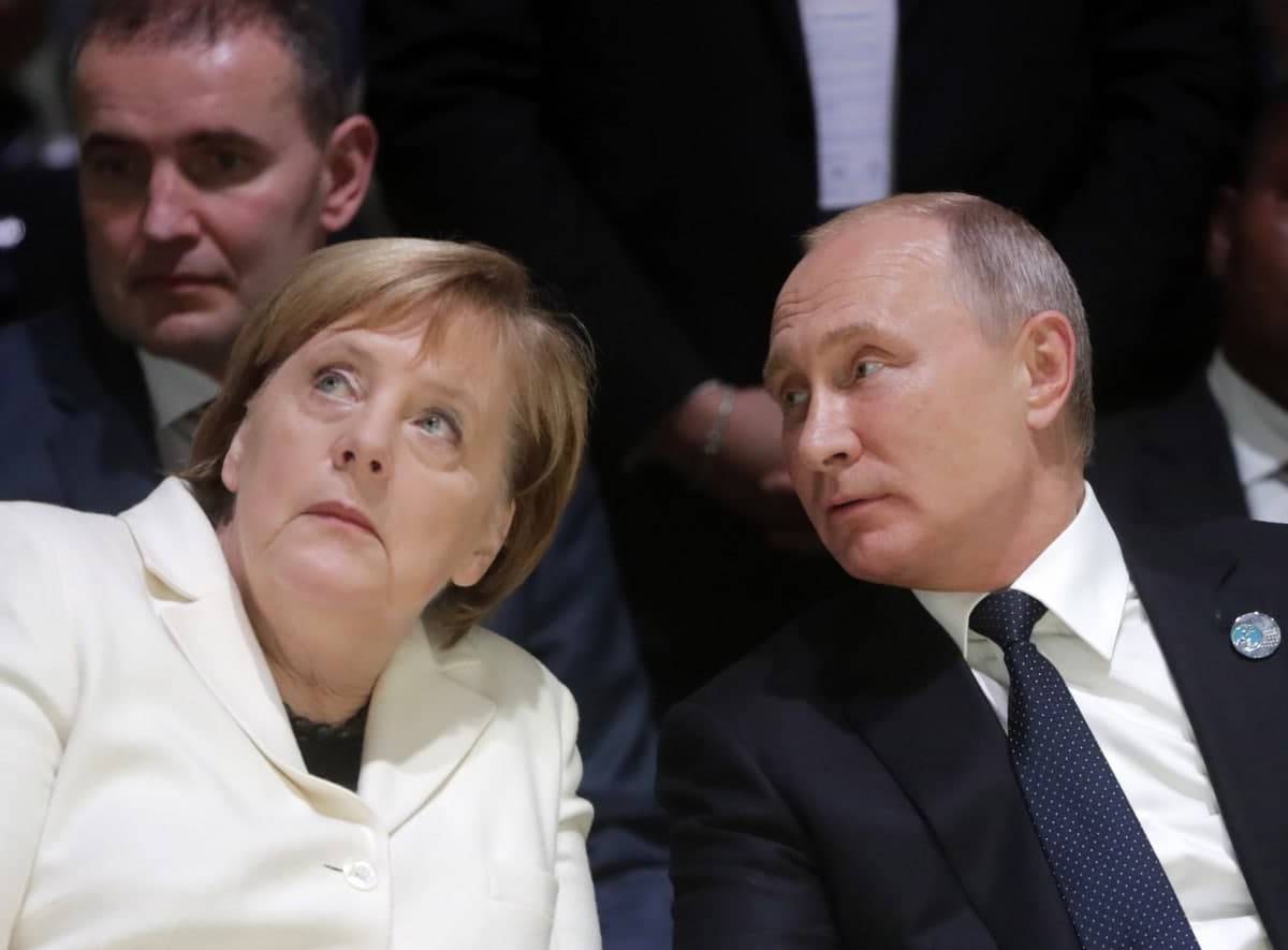 В Кремле раскрыли темы последнего разговора Путина с Меркель