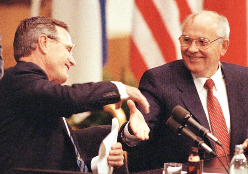 Мальтийская встреча: Горбачёв на американском крючке