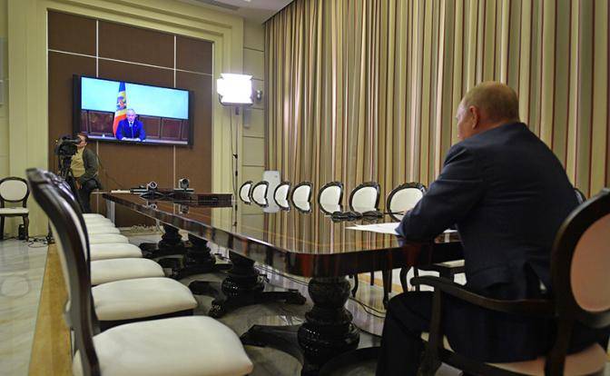 Сакральность Путина: Что потерялось между двумя кабинетами президента Сакральность Путина: Что потерялось между двумя кабинетами президента