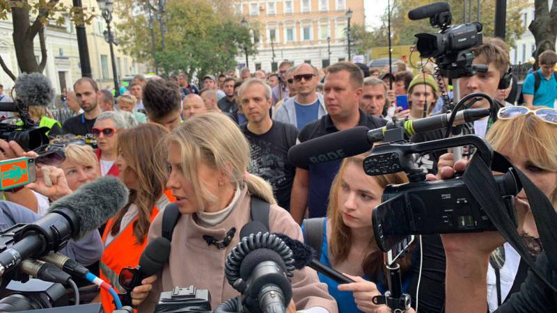 Ольшанская призналась, что не сталкивалась с грубостью полиции на митингах