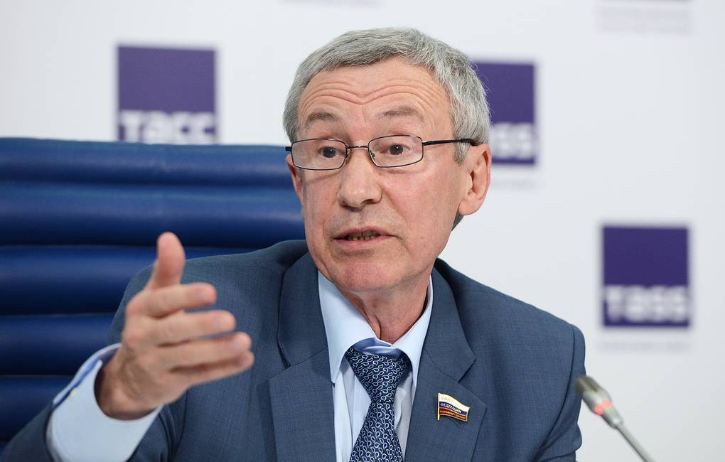 Сенатор Климов обвинил западных дипломатов в наглых действиях против России