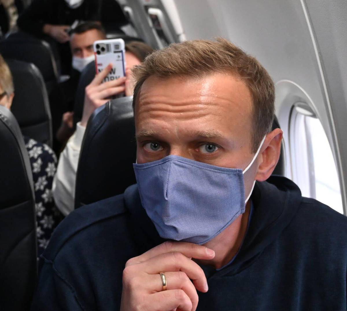 Запад «слил» Навального?