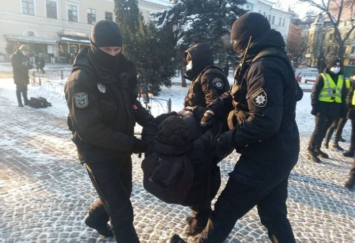 В Киеве разогнали антифашистский митинг