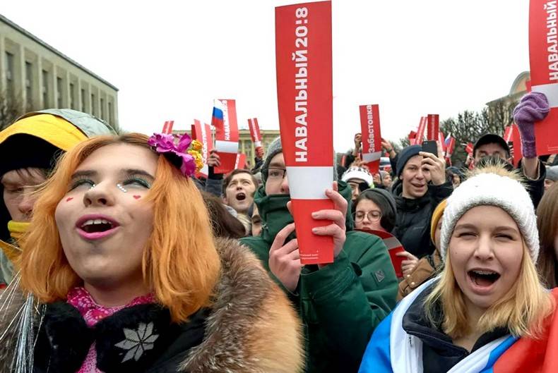 В России запущена «цветная революция»