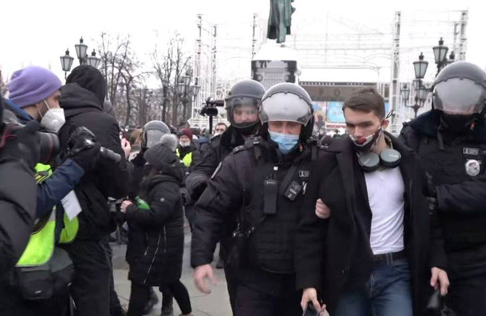 ЕС призвали ввести санкции за действия полиции РФ против протестующих