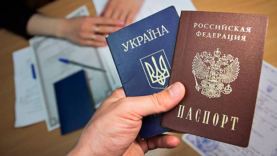 Украинцев с паспортом РФ хотят поразить в правах