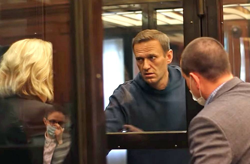 Навальный за решеткой: Россия начала действовать без оглядки на Запад