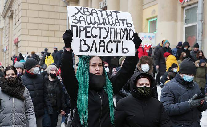 Рейтинг Путина продолжает падать, рейтинг Навального — расти Рейтинг Путина продолжает падать, рейтинг Навального — расти