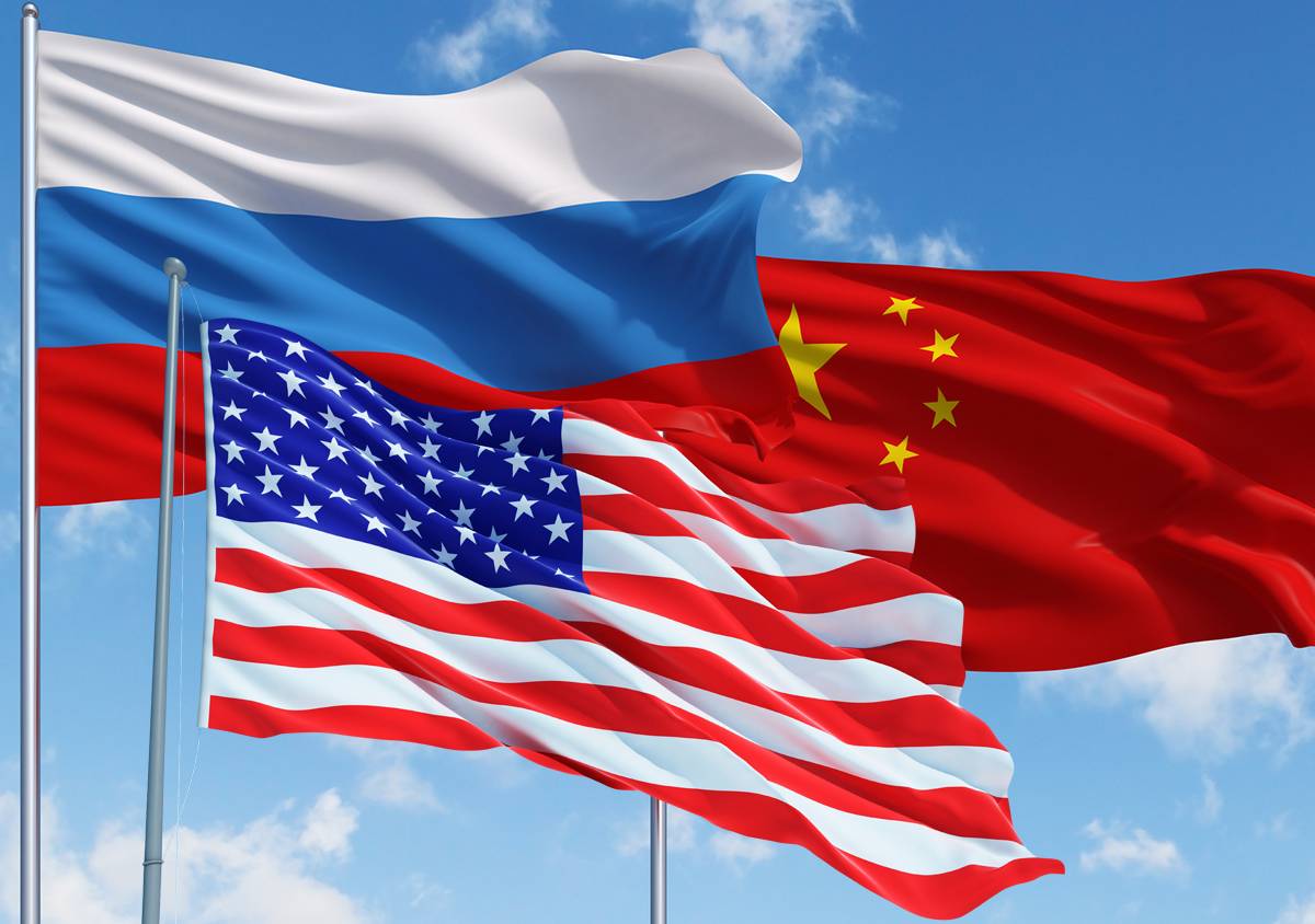 Дуэль трех лиц: какую роль сыграет Россия в конфликте США и Китая