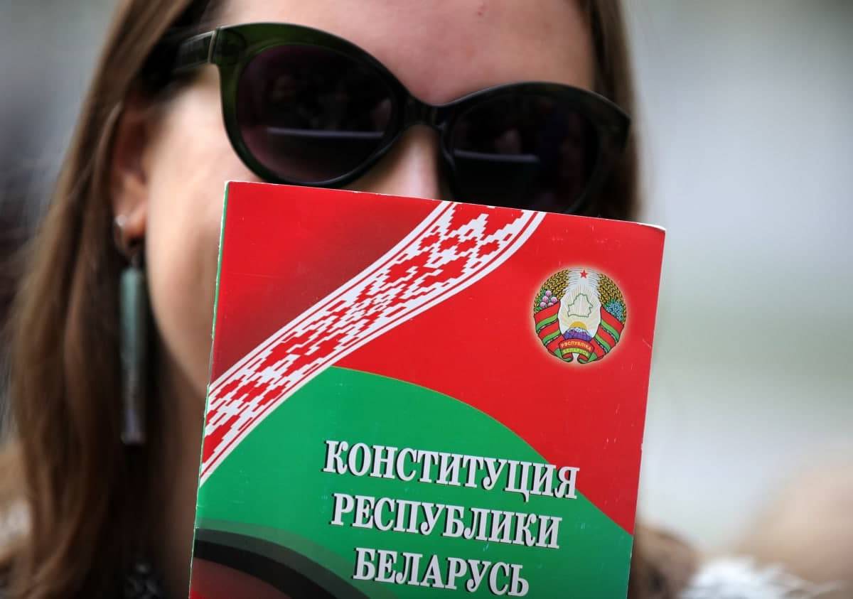 Белоруссия тоже решила менять Конституцию