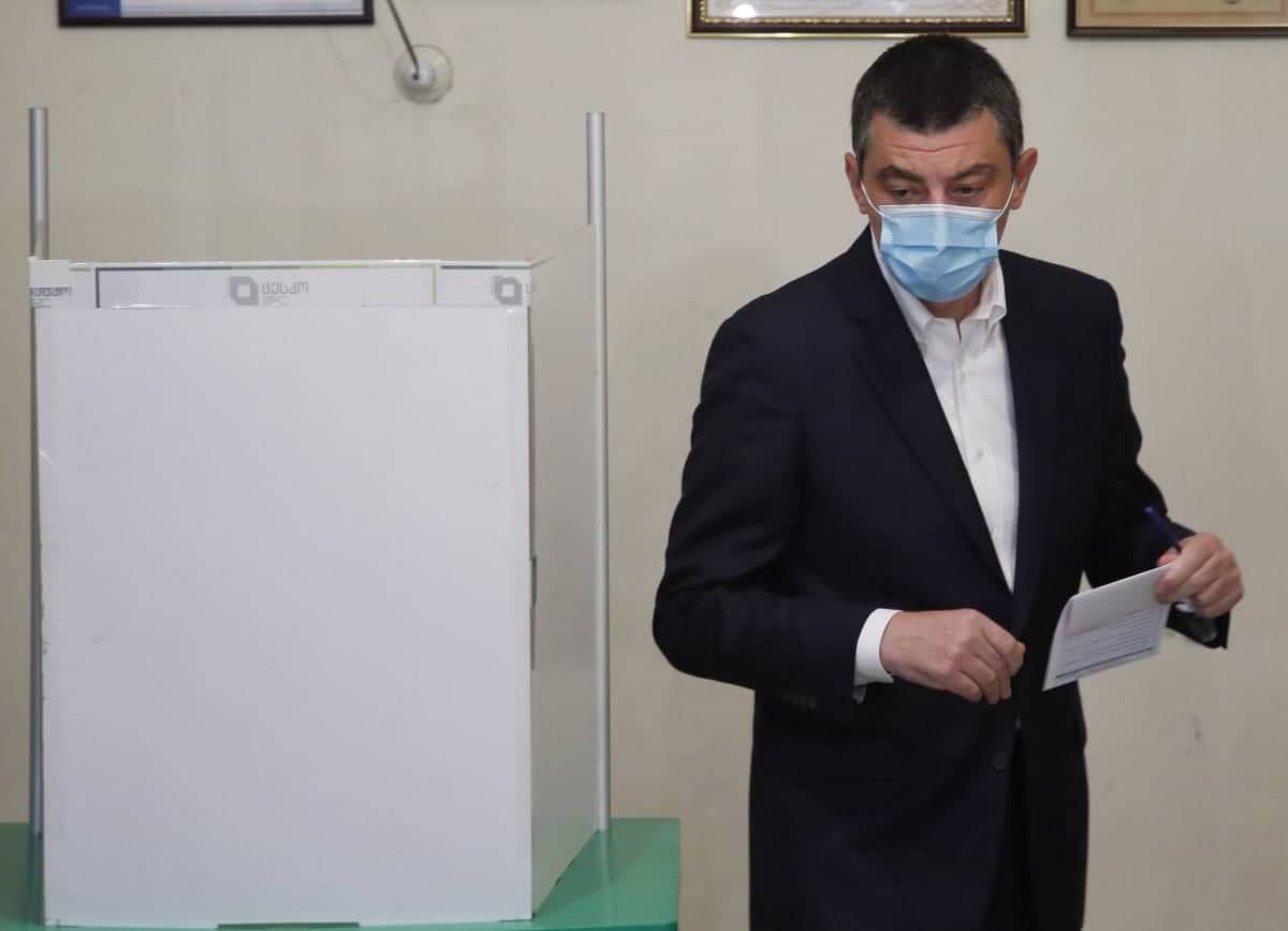 Премьер Грузии Гахария ушел в отставку