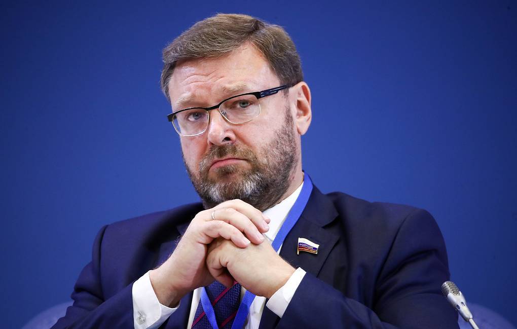 "Одиозная ситуация": Косачев о санкциях Украины в отношении Медведчука