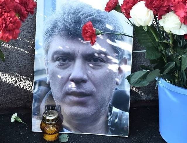 Либералы переругались, поминая Немцова