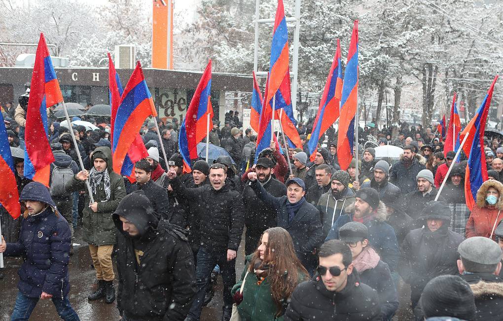 Почему в Армении так и не смогли разрешить политический кризис Почему в Армении так и не смогли разрешить политический кризис