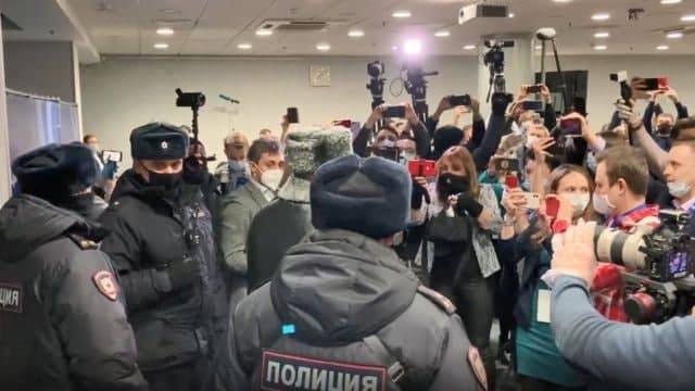 В Москве прошли массовые задержания участников съезда либералов-иноагентов