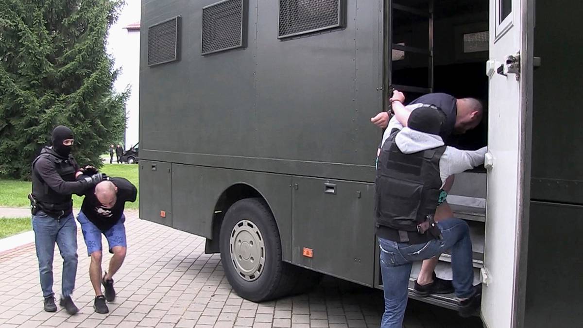 Дело «вагнеровцев»: Зеленский сорвал операцию западных спецслужб? Дело «вагнеровцев»: Зеленский сорвал операцию западных спецслужб?
