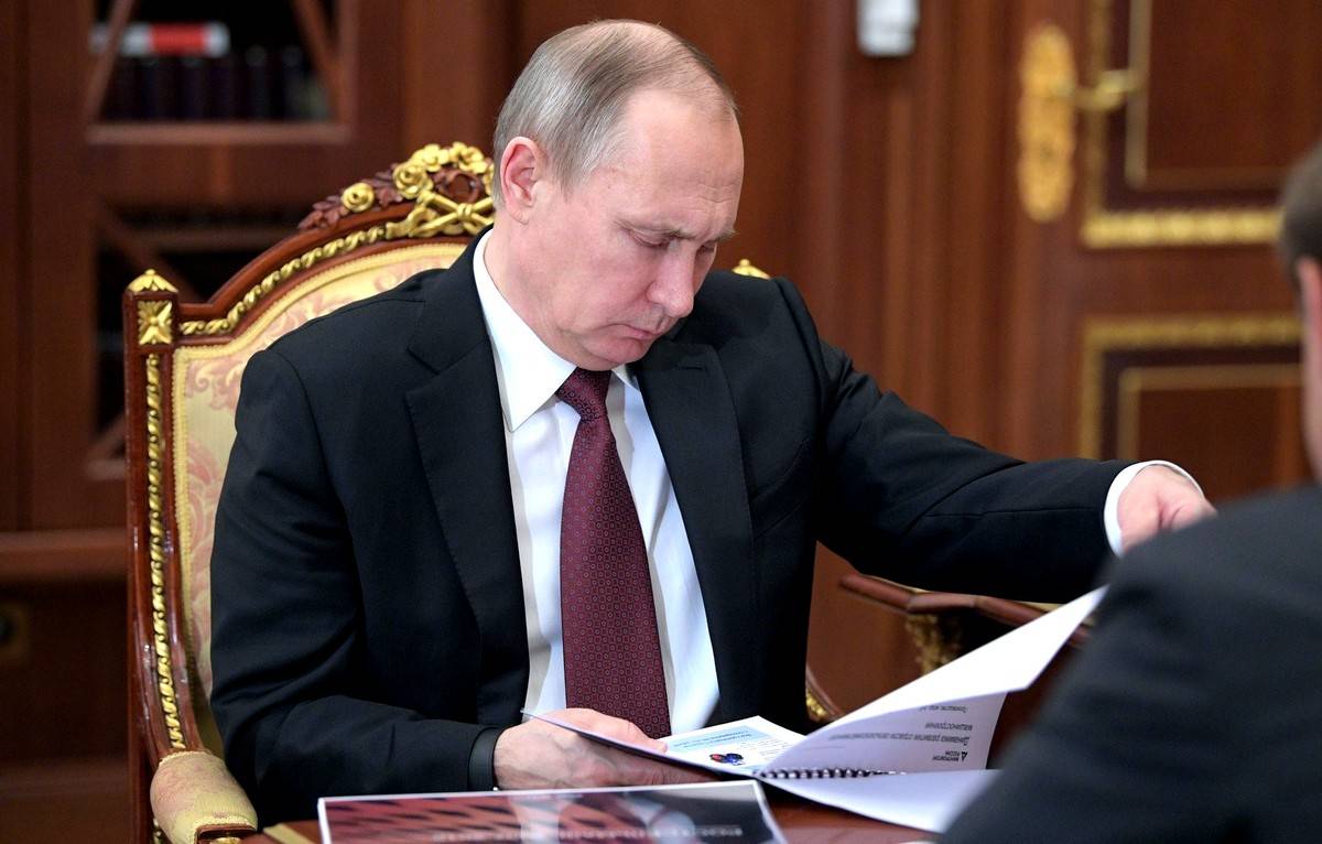Раскрыто содержание писем, направленных американцами Путину после слов Байдена