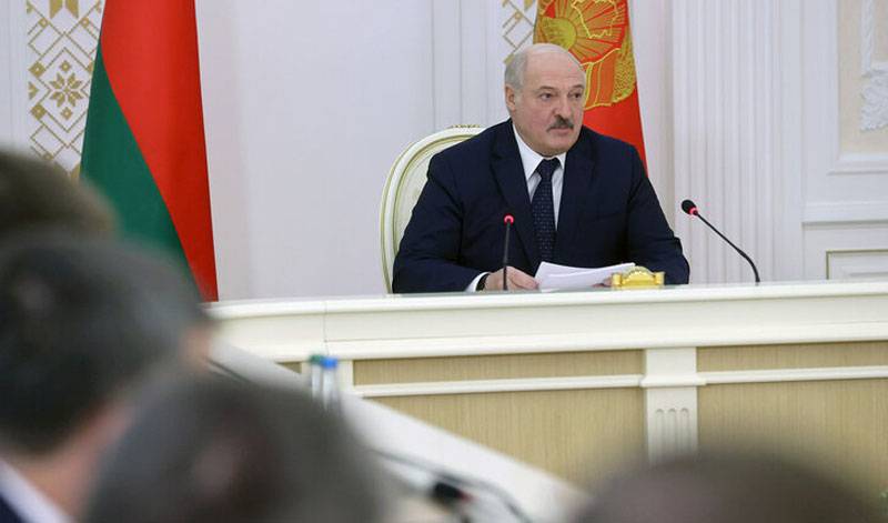 Швейцарская пресса: России в любом случае придётся отказать Лукашенко в поддержке