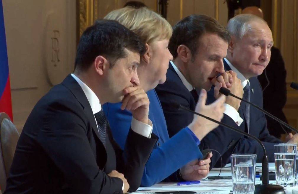 Почему Украину перестал устраивать Минск как переговорная площадка? Почему Украину перестал устраивать Минск как переговорная площадка?