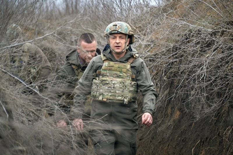 В окопах под обстрелом: в США показали сюжет о «героическом» посещении Зеленским Донбасса