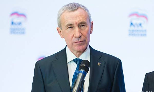 Климов: Запад нацелился на молодых россиян Климов: Запад нацелился на молодых россиян