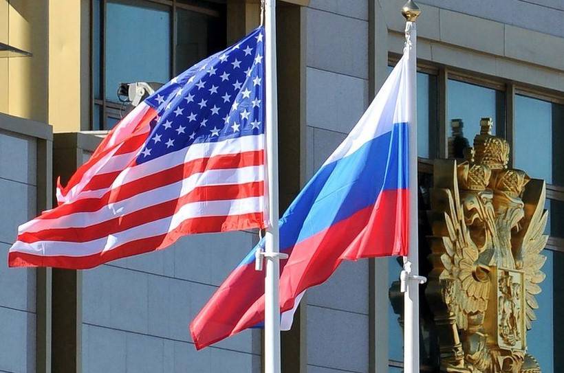 Дипломатическая война: Чехия высылает российских дипломатов