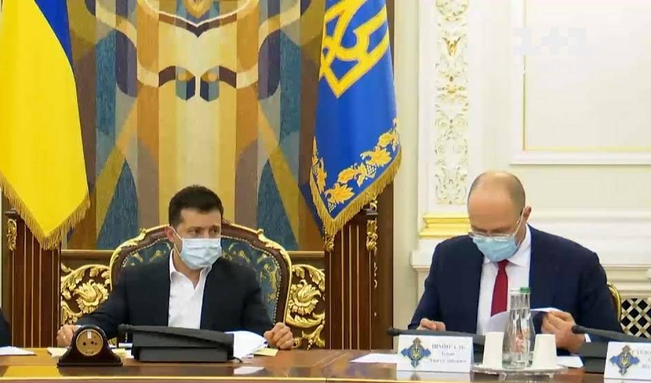 Ликвидация судов Зеленским – внешнее управление Украиной в деле