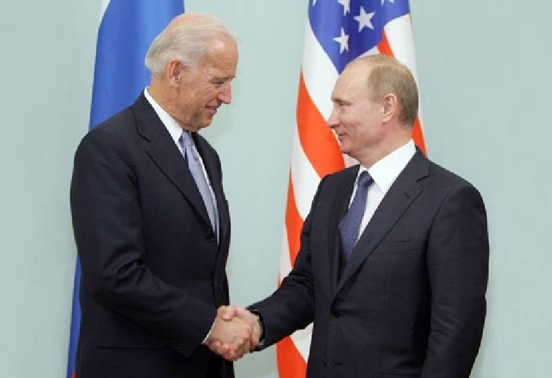 «Опасная слабость»: СМИ США рассказали, как Байдену мешают мириться с Путиным